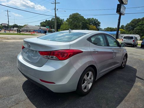 Used 2013 Hyundai Elantra GLS w/ Preferred Pkg FWD image 4