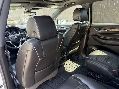 Used 2022 Buick Enclave Avenir w/ Avenir Technology Package AWD/4WD image 26