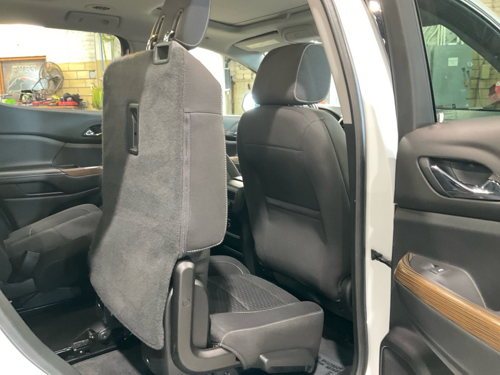 Used 2019 GMC Acadia SLE w/ Driver Alert Package I AWD/4WD image 18