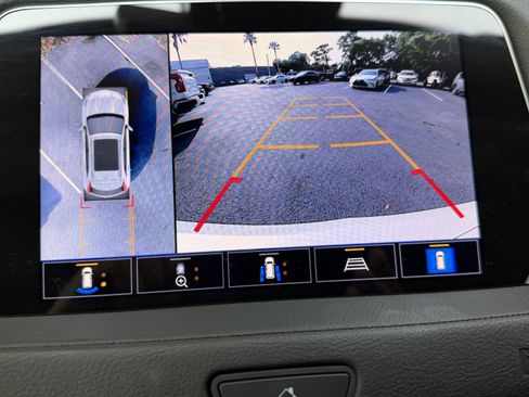 Used 2021 Cadillac XT4 Premium Luxury FWD image 26