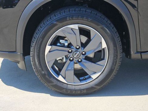 Used 2026 Nissan Rogue SV FWD image 32