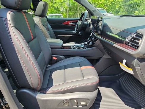 New 2025 Chevrolet Traverse RS w/ LPO, Floor Liner Package image 23
