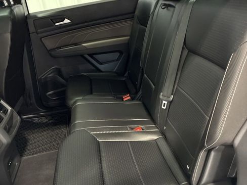 Used 2023 Volkswagen Atlas Cross Sport SEL R-Line AWD/4WD image 43