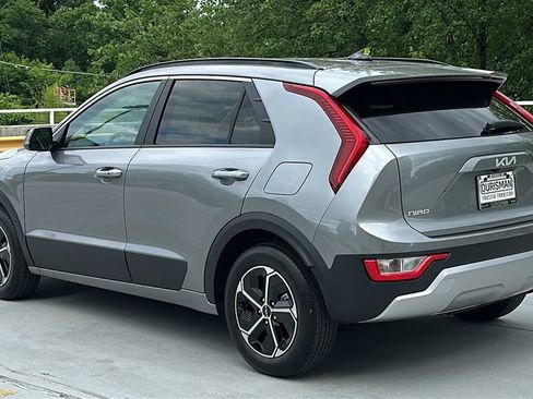 New 2026 Kia Niro EX FWD image 3