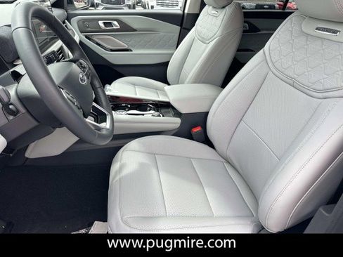 New 2026 Ford Explorer Platinum AWD/4WD image 9
