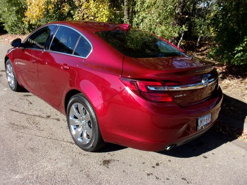 Used 2017 Buick Regal Premium w/ Driver Confidence Package #2 image 3