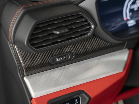 Used 2021 Lamborghini Urus image 38