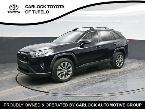 Used 2021 Toyota RAV4 XLE Premium image 7