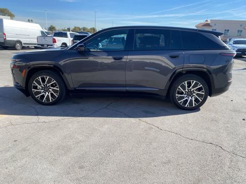 Used 2025 Jeep Wagoneer S Limited w/ Comfort Package image 9