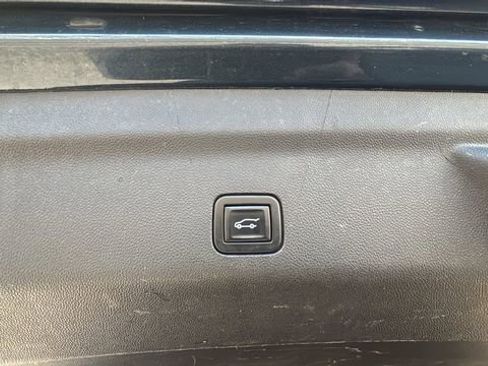 Used 2021 Chevrolet Suburban RST w/ Luxury Package image 42