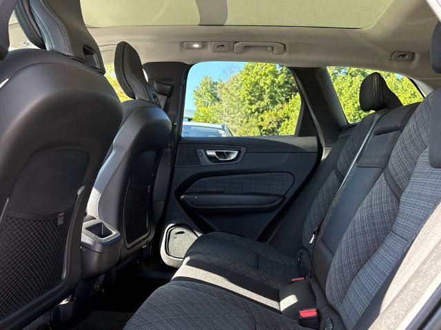 Certified 2023 Volvo XC60 B5 Core AWD/4WD image 21
