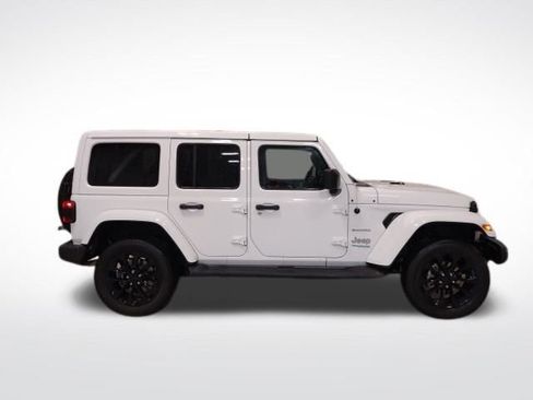 Used 2022 Jeep Wrangler Unlimited Sahara w/ Cold Weather Group image 30