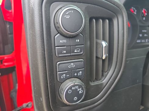 Used 2024 Chevrolet Silverado 1500 Custom w/ Dark Appearance Package AWD/4WD image 18
