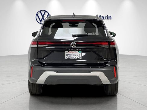 Used 2026 Volkswagen Tiguan SE w/ Panoramic Sunroof Package AWD/4WD image 4