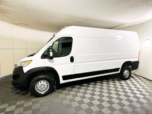 Used 2023 RAM ProMaster 2500 image 6