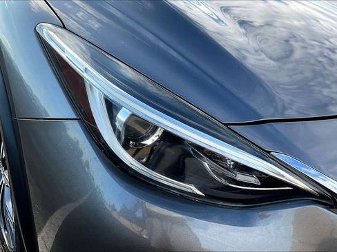 Used 2017 INFINITI QX30 Premium w/ Navigation Package image 28