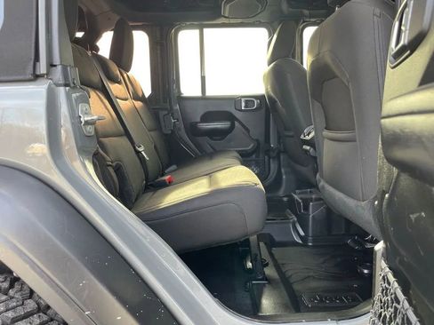 Used 2019 Jeep Wrangler Unlimited Sport S AWD/4WD image 17