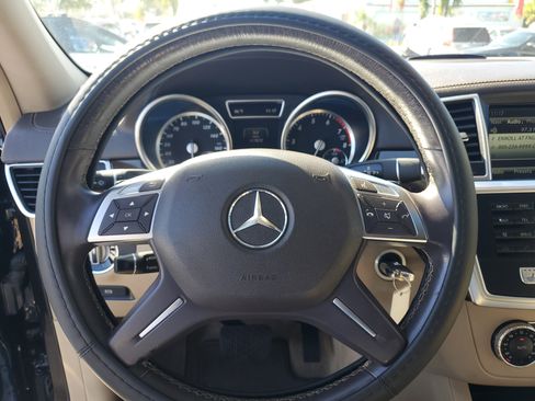 Used 2016 Mercedes-Benz GL 450 4MATIC w/ Premium I Package image 18