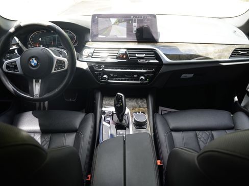 Used 2021 BMW 530i w/ M Sport Package RWD image 14