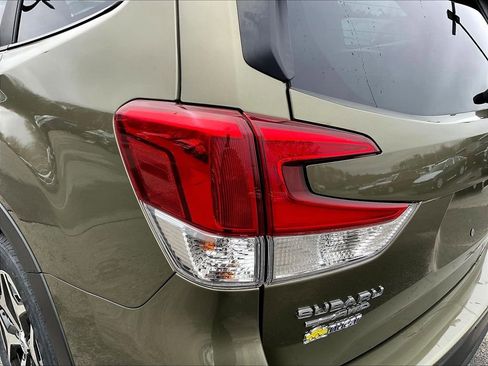Used 2023 Subaru Forester Premium image 31