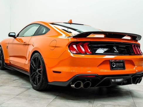 Used 2020 Ford Mustang Shelby GT500 w/ Technology Package RWD image 11