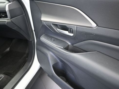 Used 2024 Toyota Grand Highlander XLE image 25