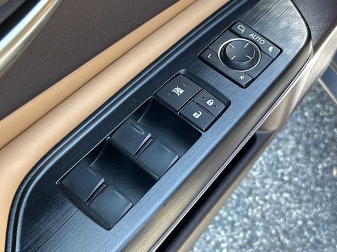 Used 2020 Lexus ES 350 w/ Premium Package FWD image 13