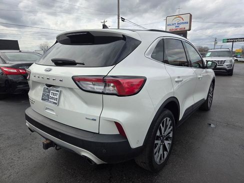 Used 2020 Ford Escape Titanium image 5