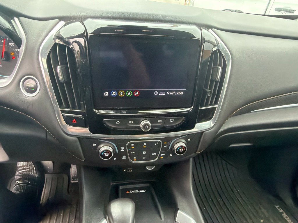Used 2021 Chevrolet Traverse Premier w/ Redline Edition FWD image 12