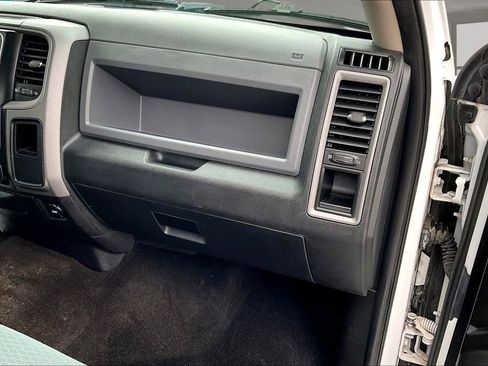 Used 2015 RAM 1500 Express AWD/4WD image 18
