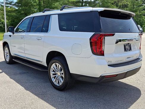 Used 2021 GMC Yukon XL SLT w/ SLT Premium Package AWD/4WD image 7