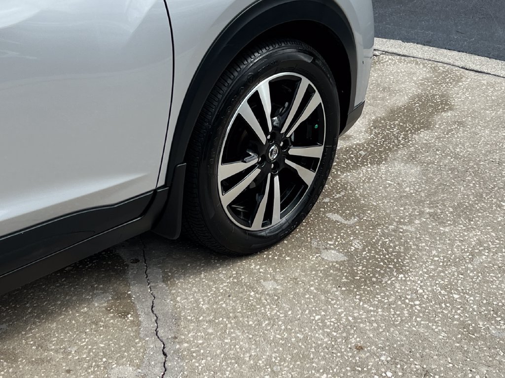 Used 2020 Nissan Kicks SV FWD image 21