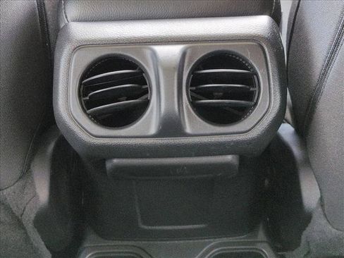 Used 2023 Jeep Wrangler Sport AWD/4WD image 16