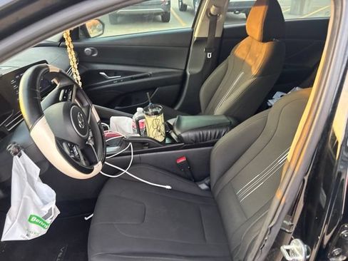 Used 2023 Hyundai Elantra SEL FWD image 11