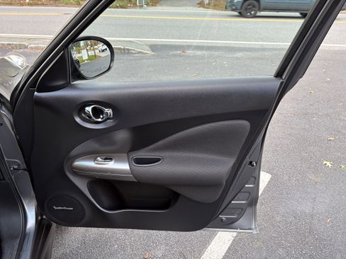 Used 2013 Nissan Juke SL image 26