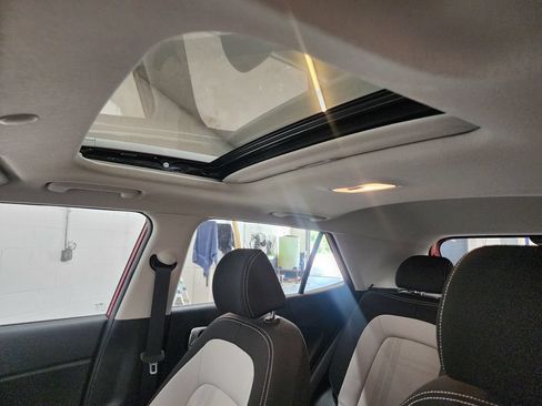 Used 2022 Hyundai Venue SEL w/ Cargo Package FWD image 23
