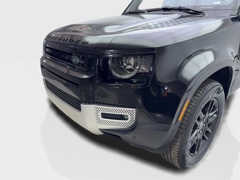 Used 2025 Land Rover Defender 110 S image 16