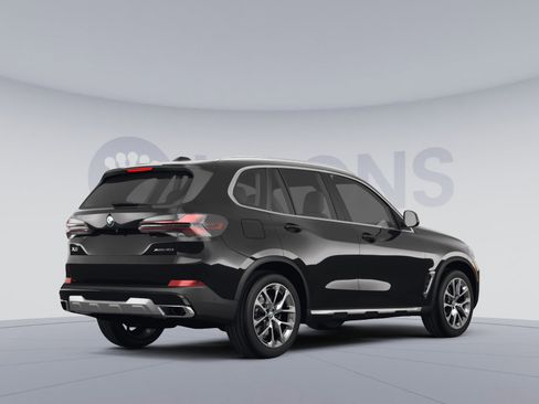 Used 2025 BMW X5 xDrive40i AWD/4WD image 4