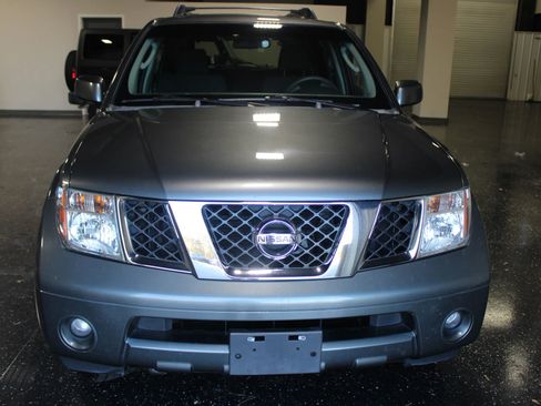 Used 2005 Nissan Pathfinder SE image 6