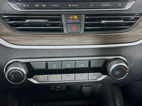 Used 2025 Nissan Altima 2.5 SV image 22