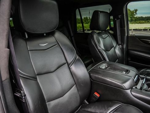 Used 2017 Cadillac Escalade Platinum AWD/4WD image 19