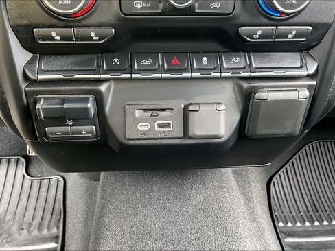 Used 2021 Chevrolet Silverado 1500 LT w/ Convenience Package II image 16