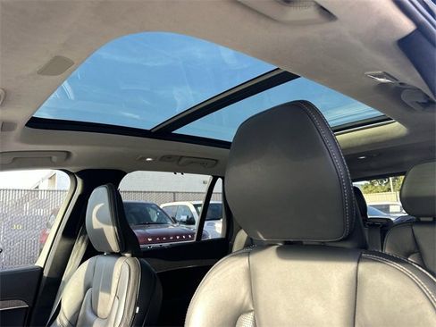 Used 2023 Volvo XC90 T8 Ultimate w/ Lounge Package image 18