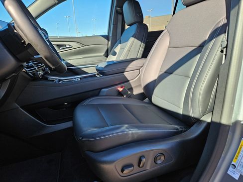 Used 2026 Chevrolet Traverse LT w/ Driver Confidence Package AWD/4WD image 15