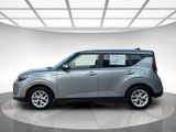 Used 2023 Kia Soul LX w/ LX Technology Package image 2