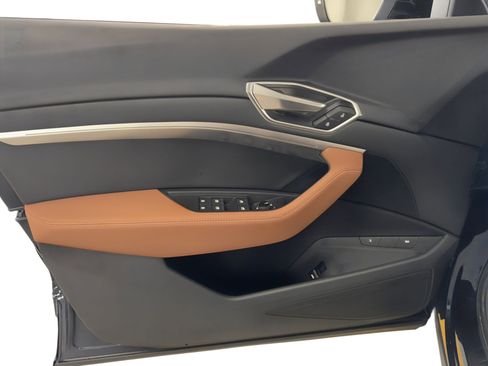 Used 2022 Audi e-tron Premium image 14