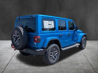 New 2025 Jeep Wrangler Unlimited Sahara AWD/4WD video 4
