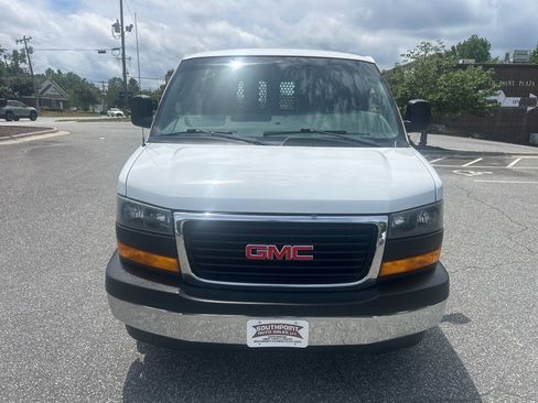 Used 2019 GMC Savana 2500 w/ Driver Convenience Package RWD image 4
