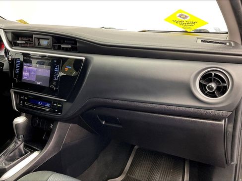 Used 2019 Toyota Corolla LE image 15