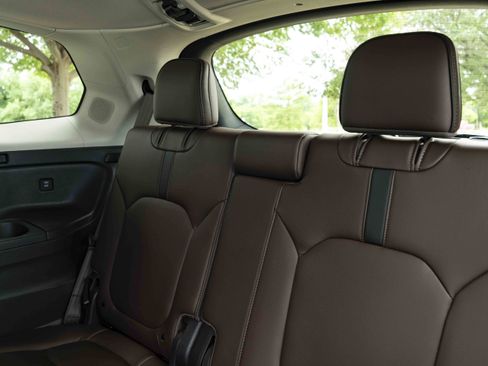 Used 2025 Honda Pilot Elite image 18